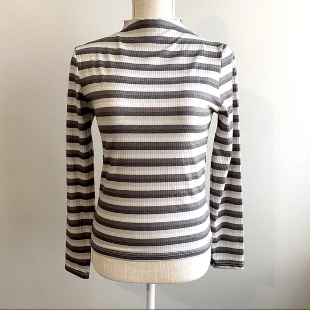 Cali Be Gray Ribbed Knit Long Sleeve Striped Mock Neck Top